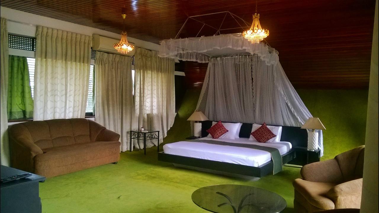Nilani Hotel Ratnapura Exterior photo