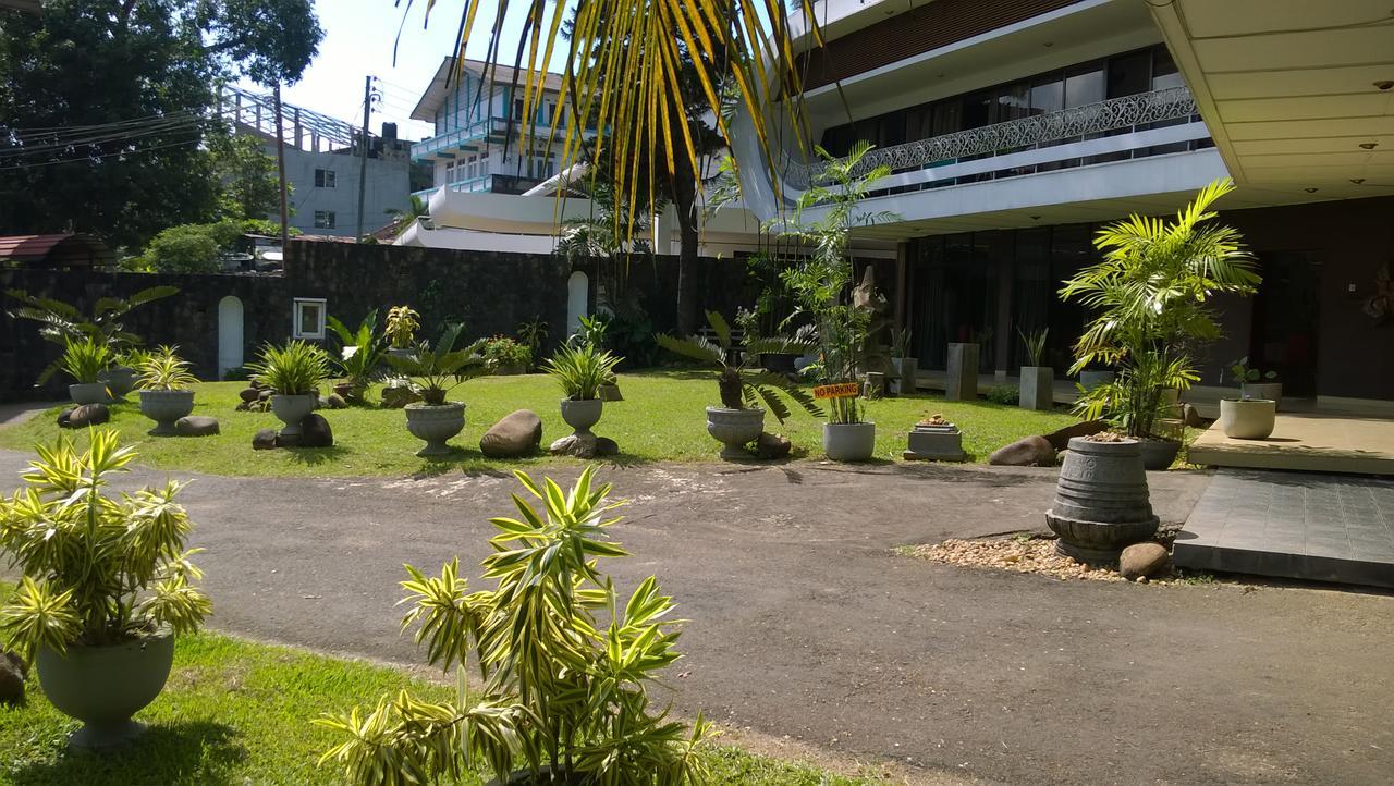 Nilani Hotel Ratnapura Exterior photo