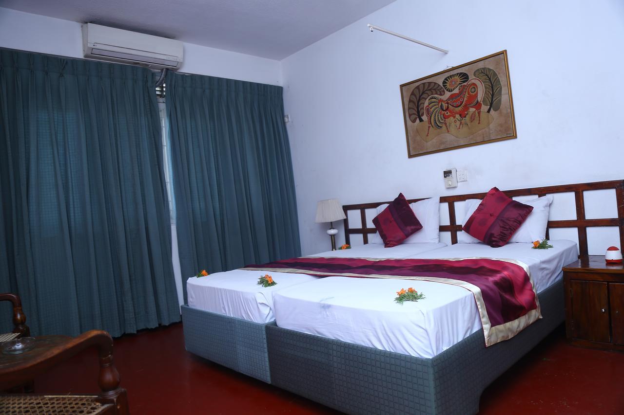 Nilani Hotel Ratnapura Exterior photo