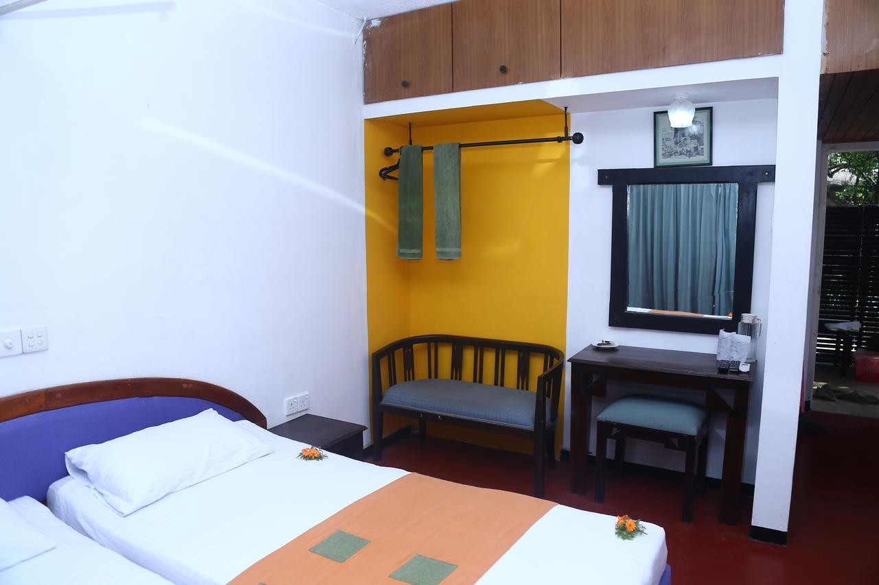 Nilani Hotel Ratnapura Exterior photo