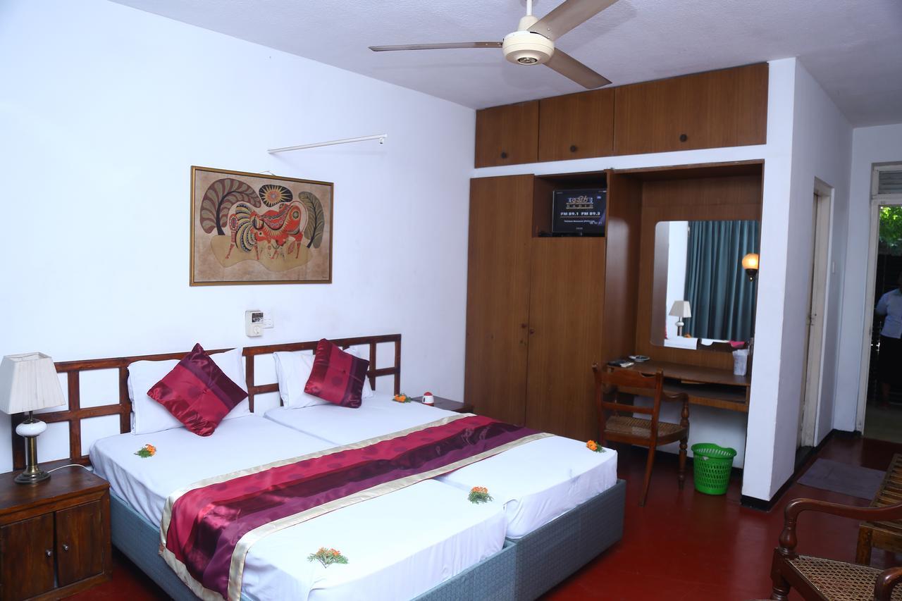 Nilani Hotel Ratnapura Exterior photo
